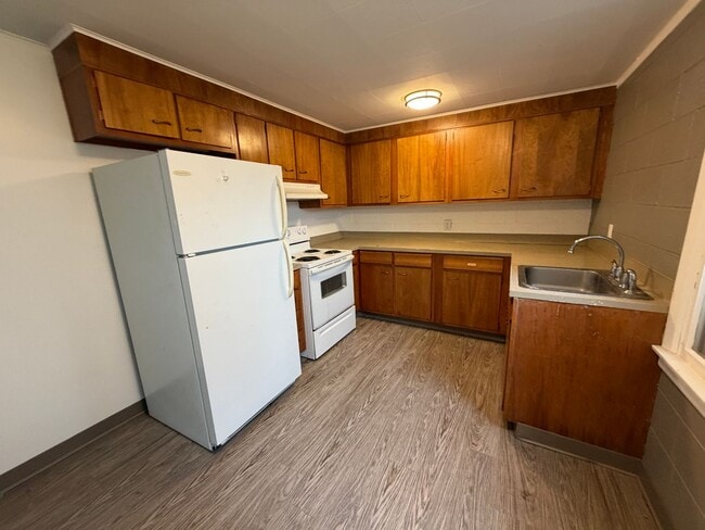 Building Photo - 1331 Clark Ave Unit 1329 Clark