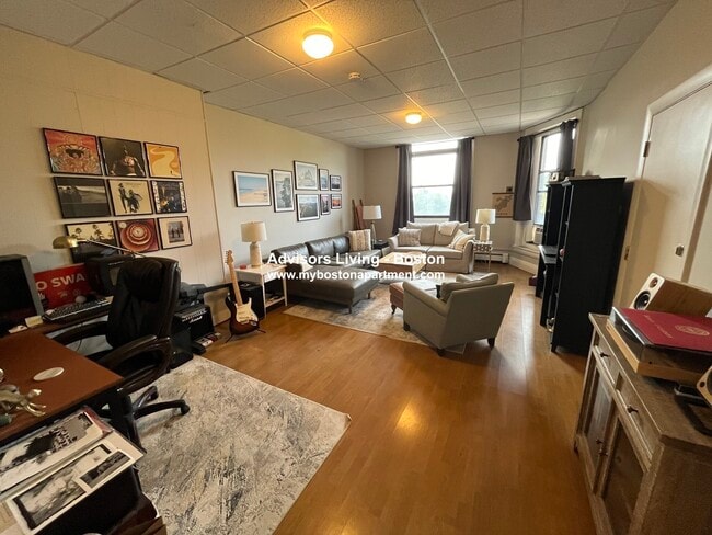 Photo - 47 Bay State Rd