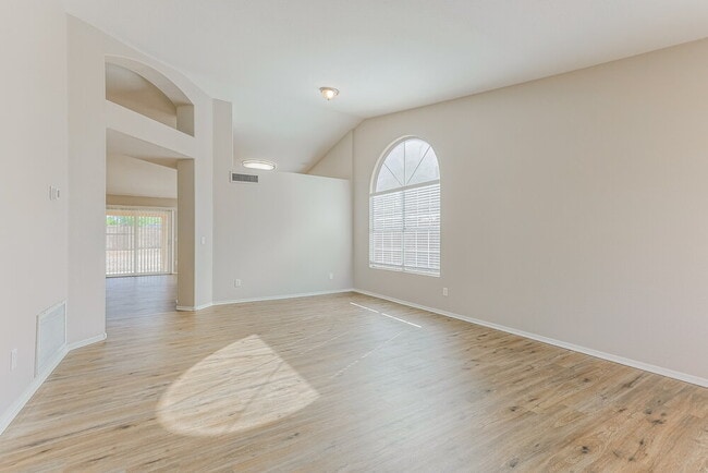 Photo - 4262 E Alder Ave
