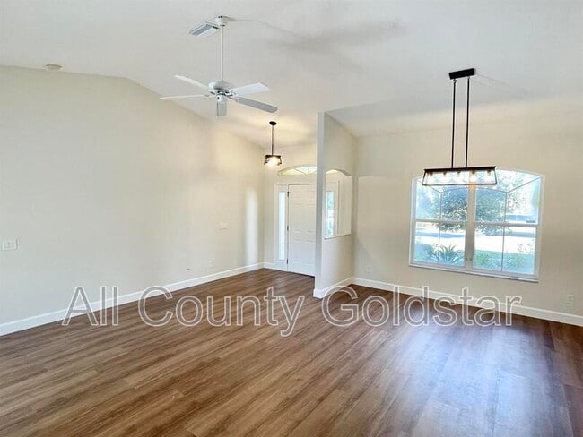 Photo - 2485 Traverse Ave