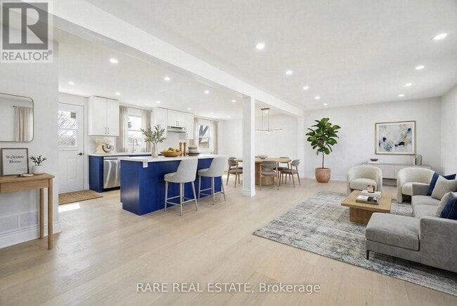 Photo - 314 Laughton Crescent
