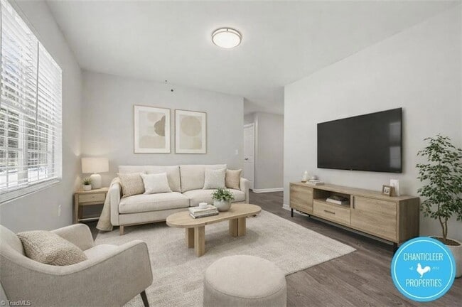 Building Photo - 1041 W Barton St Unit E