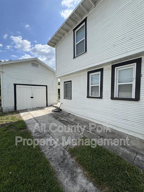 Photo - 1044 W Lime St