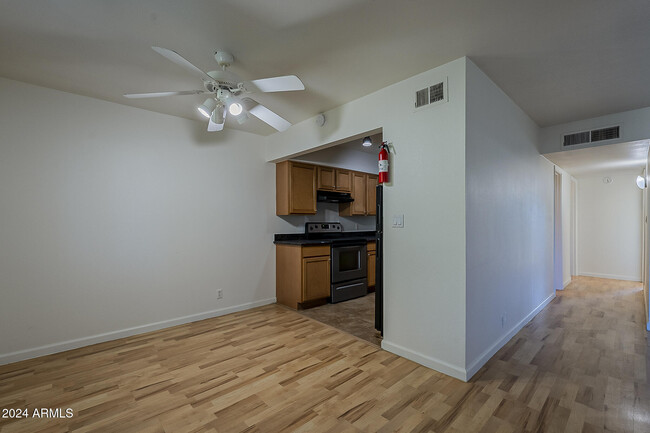 Photo - 1702 W Tuckey Ln Apartment Unit 218