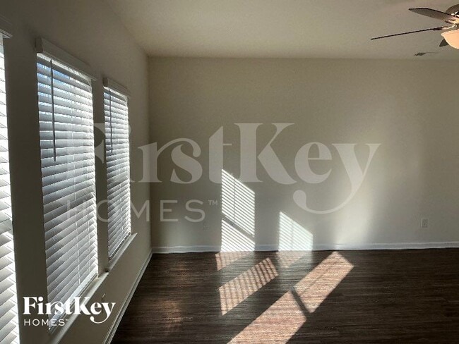 Photo - 4864 Mae Beth Cir