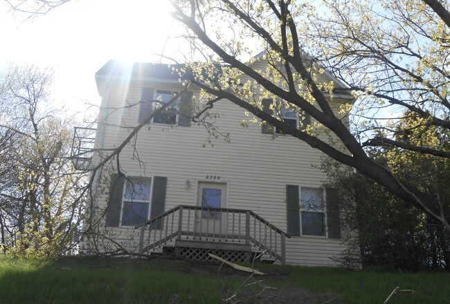 Building Photo - 2 bed 1 bath near UWEC area! Rental