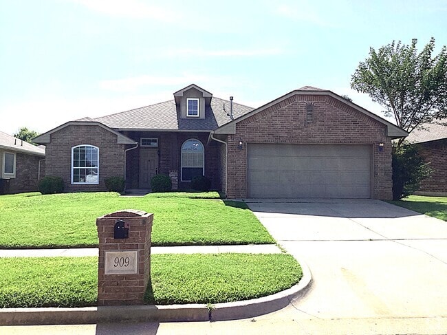 Building Photo - 909 Harvest Dr Rental