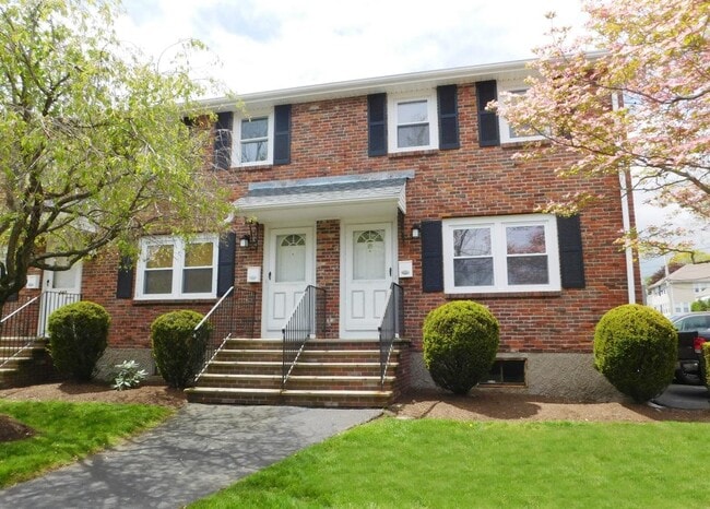 Building Photo - 249 Bridge St