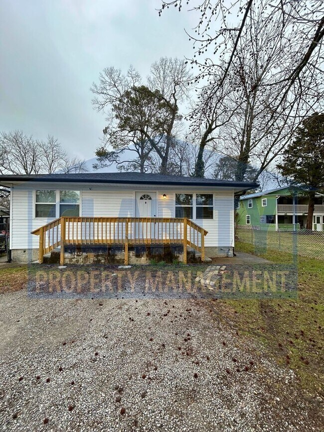 Photo - 4331 Lazard St Unit Apt B