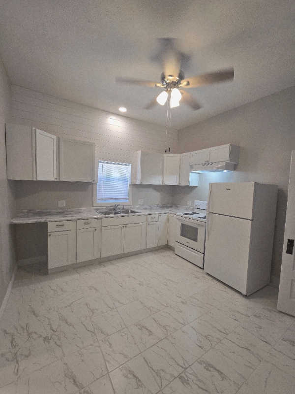Photo - 214 S State St