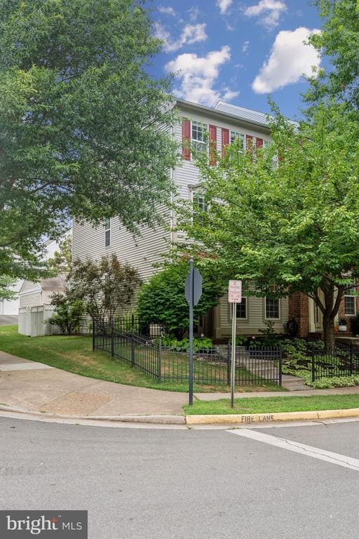 Photo - 20353 Bowfonds St Townhome