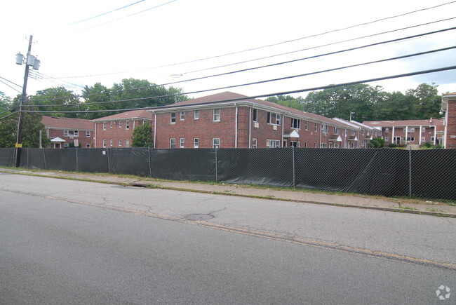 Photo - Avon Gardens