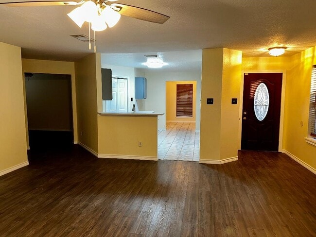 Photo - 1375 Hitchin Ln
