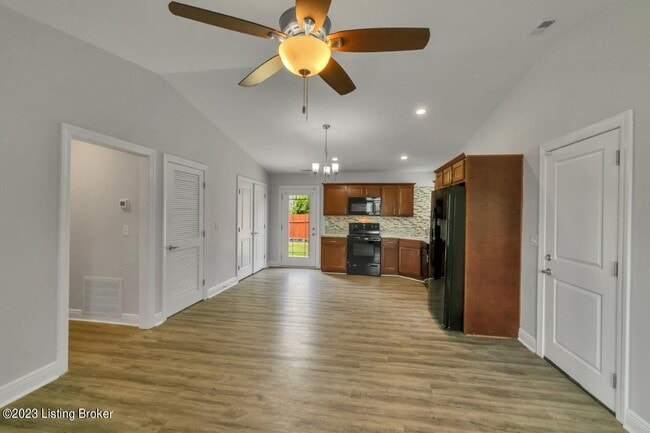 Photo - 2718 Bagby Way