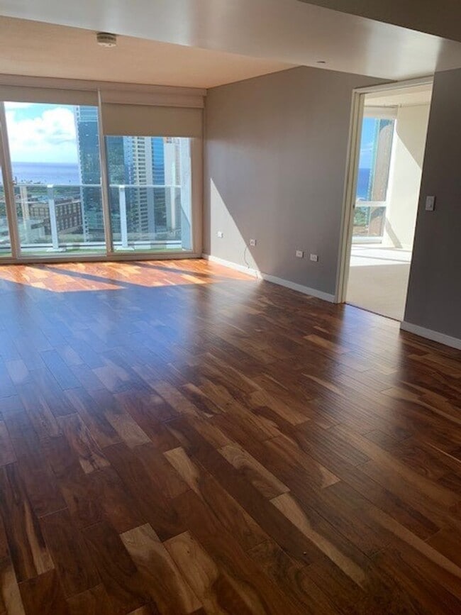 Photo - Moana Pacific - 2 bedroom plus den, 2 bath Condo with 2 parking - avail now!
