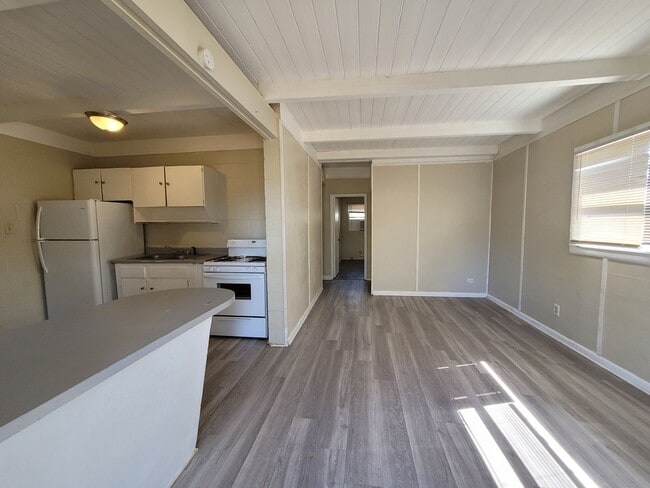 Photo - 402 New York Dr