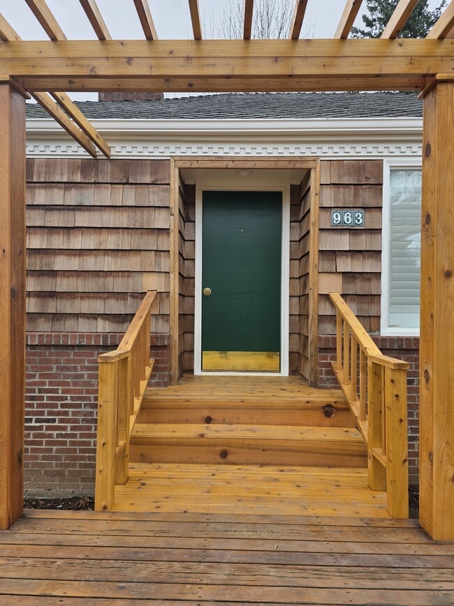 Photo - 963 Parkway Dr NW