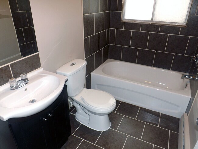 Photo - College Cove