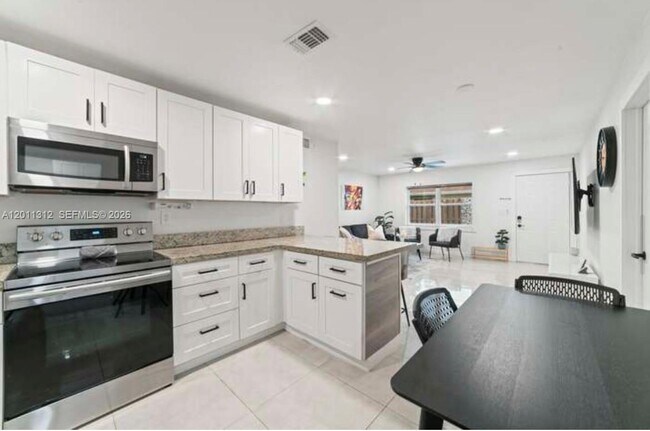 Photo - 2320 SW 18th Terrace Unit 1