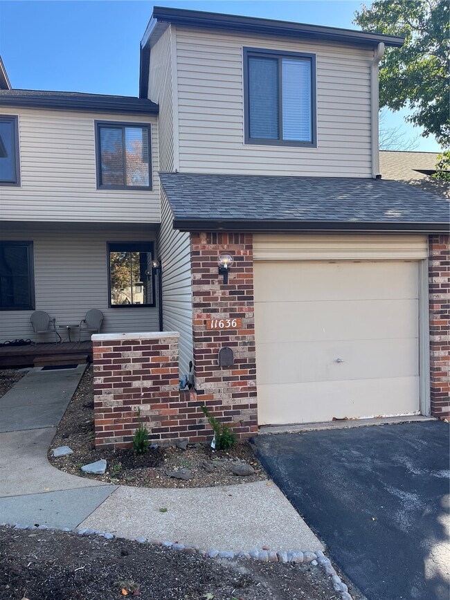 Building Photo - 11636 Cedar Walk Dr