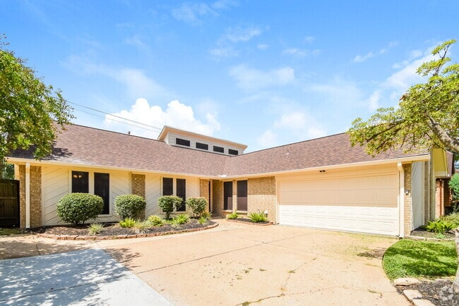 Building Photo - 6511 Gleneagles Dr Rental