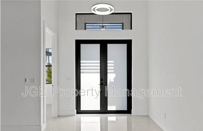 Photo - 1905 SW 3rd St