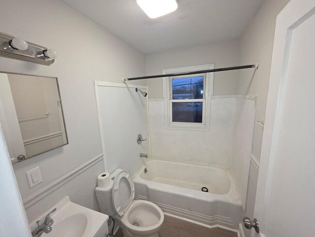 Photo - 115 Chestnut Dr