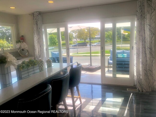 Photo - 410 Burlington Ave