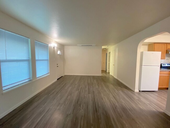 Photo - Lovely 3 Bedroom, 2 Bath House - Washer/Dryer, Dishwasher, Long Driveway, Fenced Backyard