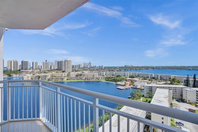 Photo - 18041 Biscayne Blvd