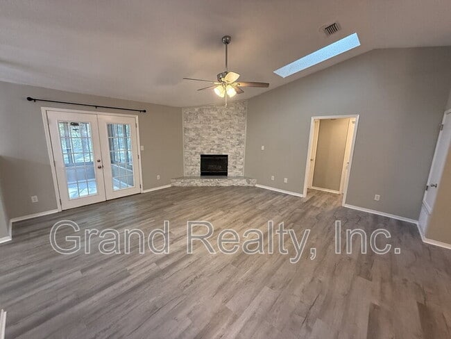 Photo - 3965 Deerwood Cir