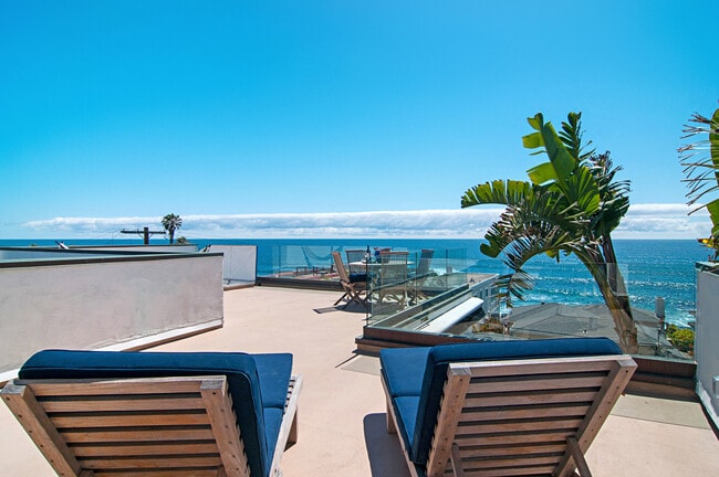 Building Photo - Gorgeous ocean view home at Windansea Beach!