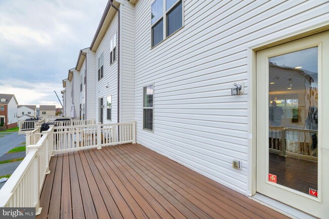 Photo - 22559 Clarksburg Rd