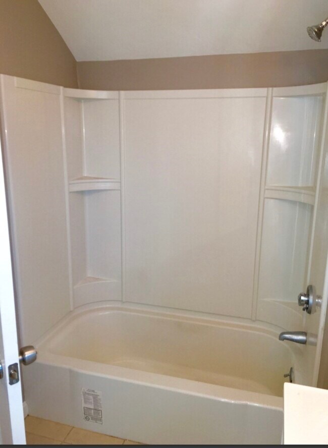 31-33 Pleasant St Unit 3