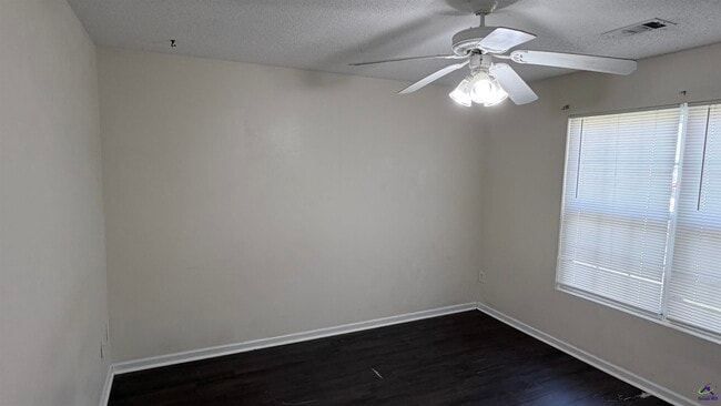 Photo - 107 Alice Dr