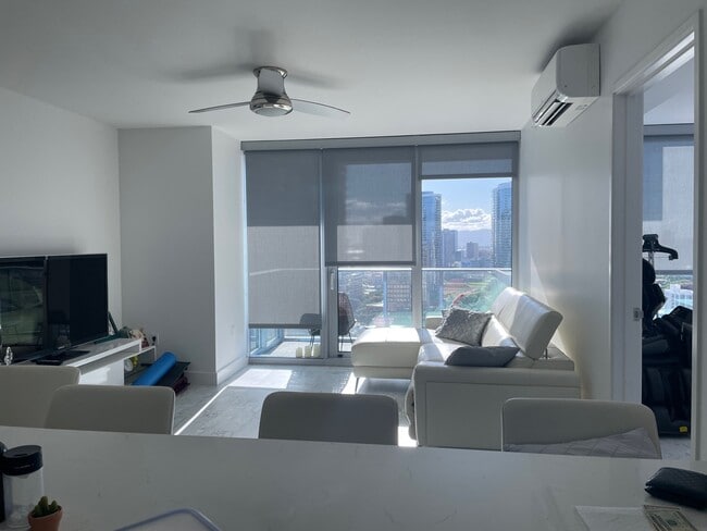 Building Photo - 629 Keeaumoku St Unit Azure Ala Moana Condo