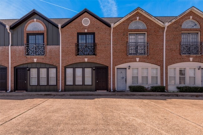 Building Photo - 1616 Avenue N Unit 5