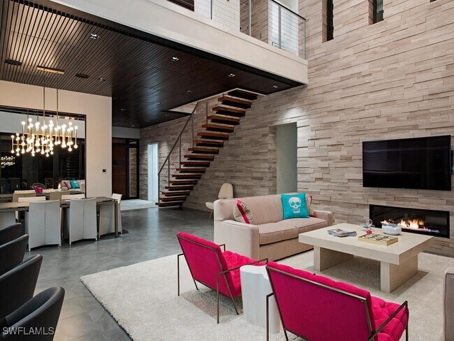 Photo - 688 3rd St N