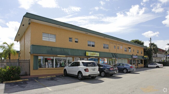 Photo - Emerald Plaza Apartments
