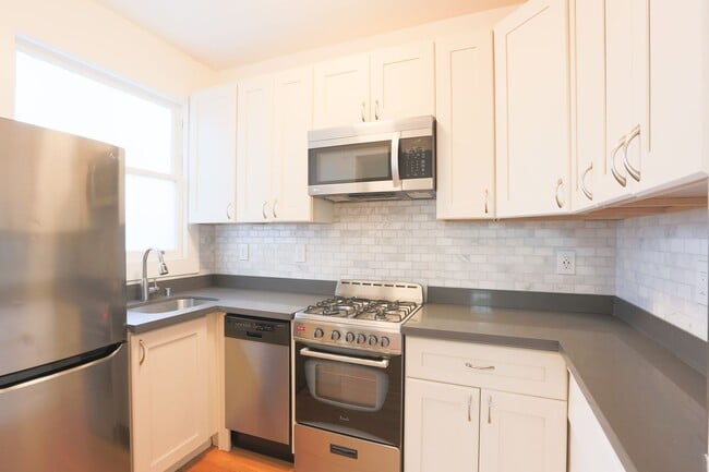 Photo - 1800 Lakeshore Ave