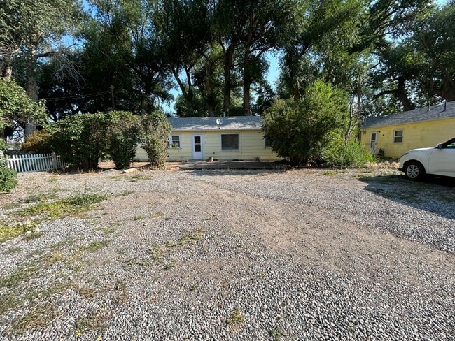Photo - Large 2 Bed 1 Bath House with Fenced Yard and Washer Dryer Hookups