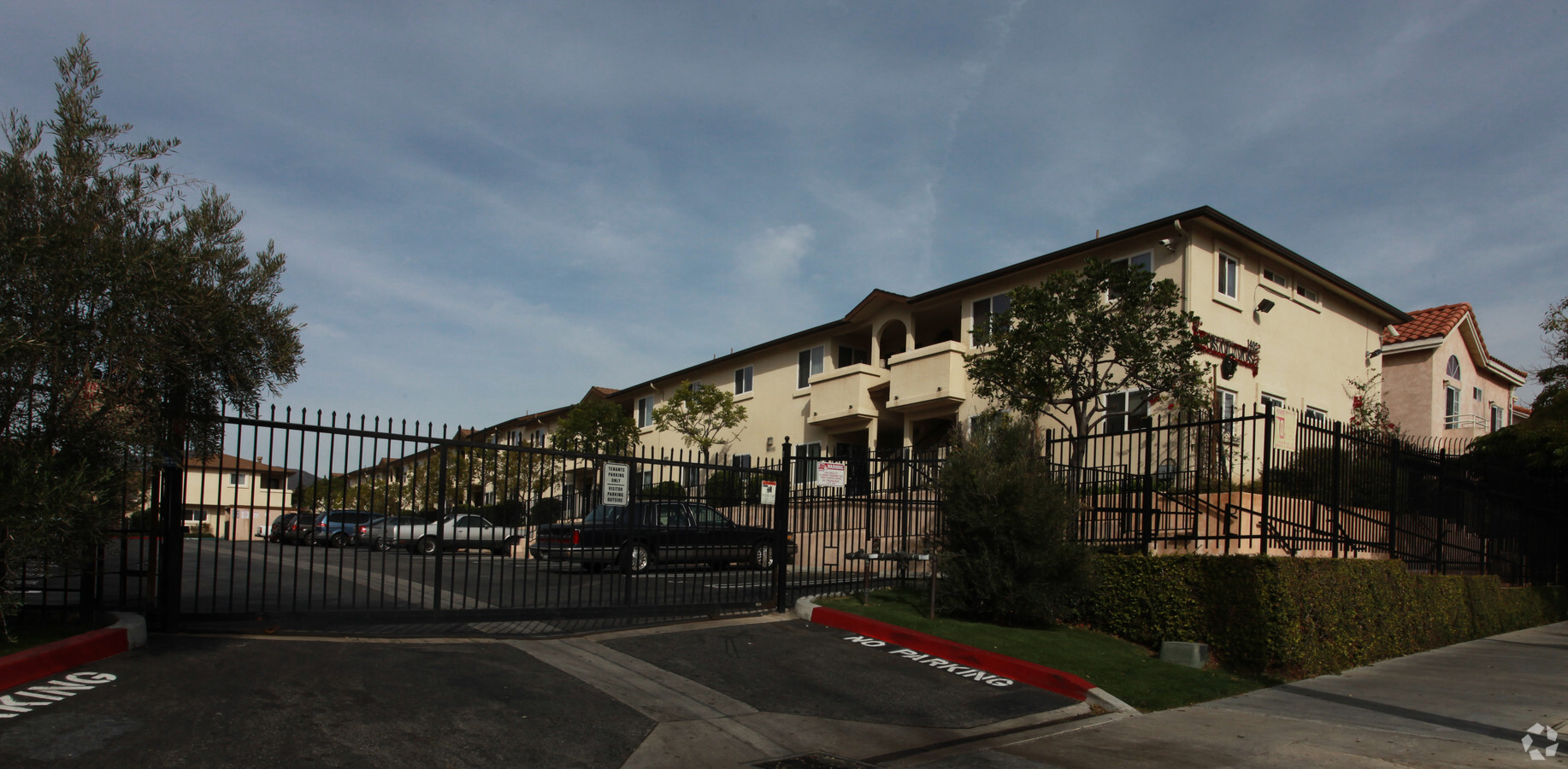 Photo - Los Olivos Apartments/Astoria Gardens