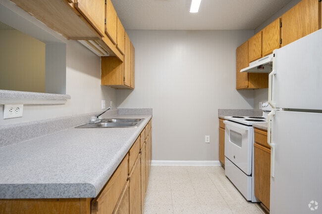 1BR, 1BA - 600SF - Kitchen