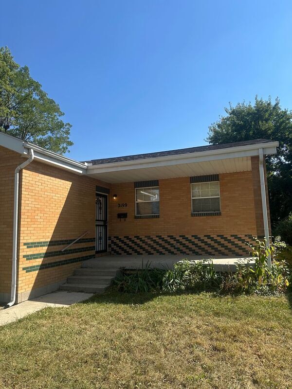 Photo - 2199-2199 Amherst Ave