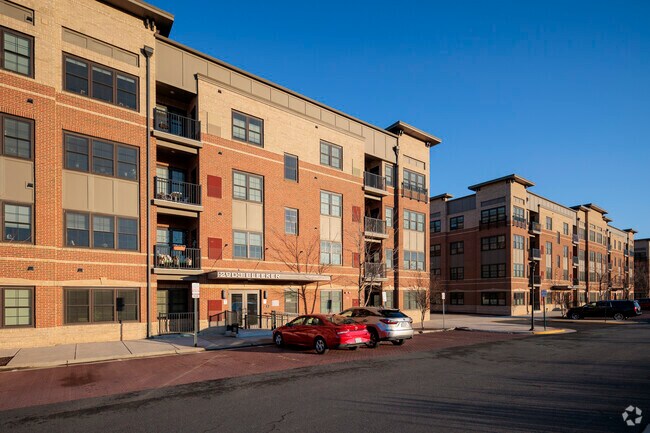 Front - Flats At Metrowest Condominiums