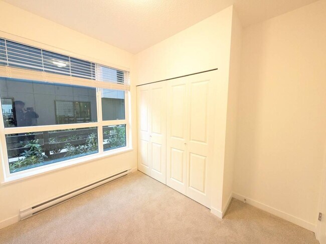 Photo - 15777-15785 85 Ave