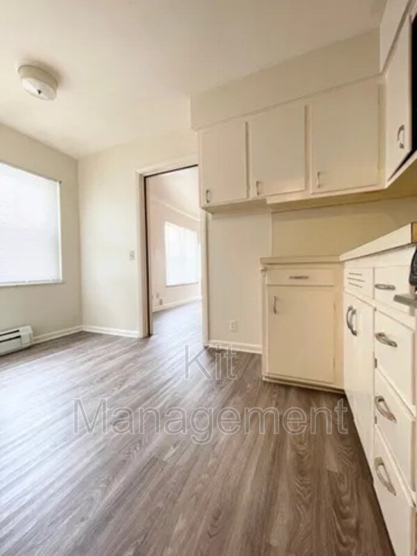 Photo - 3337 Douglas Rd