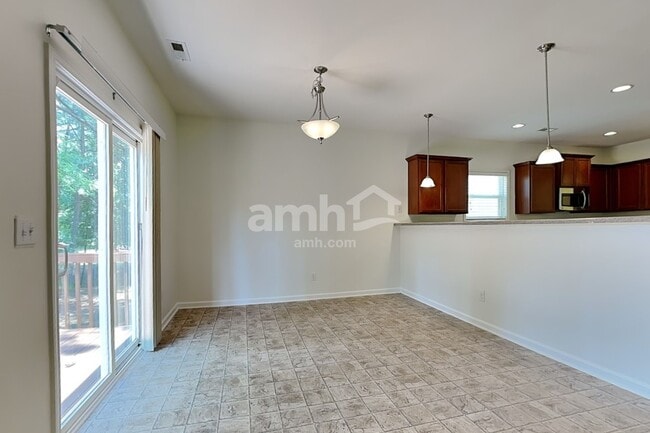 Photo - 305 Switchback Street