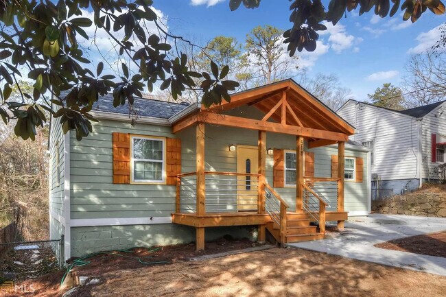 Photo - Room in House on Pelton Pl NW
