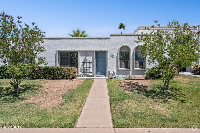 Building Photo - 8320 E Chaparral Rd Rental